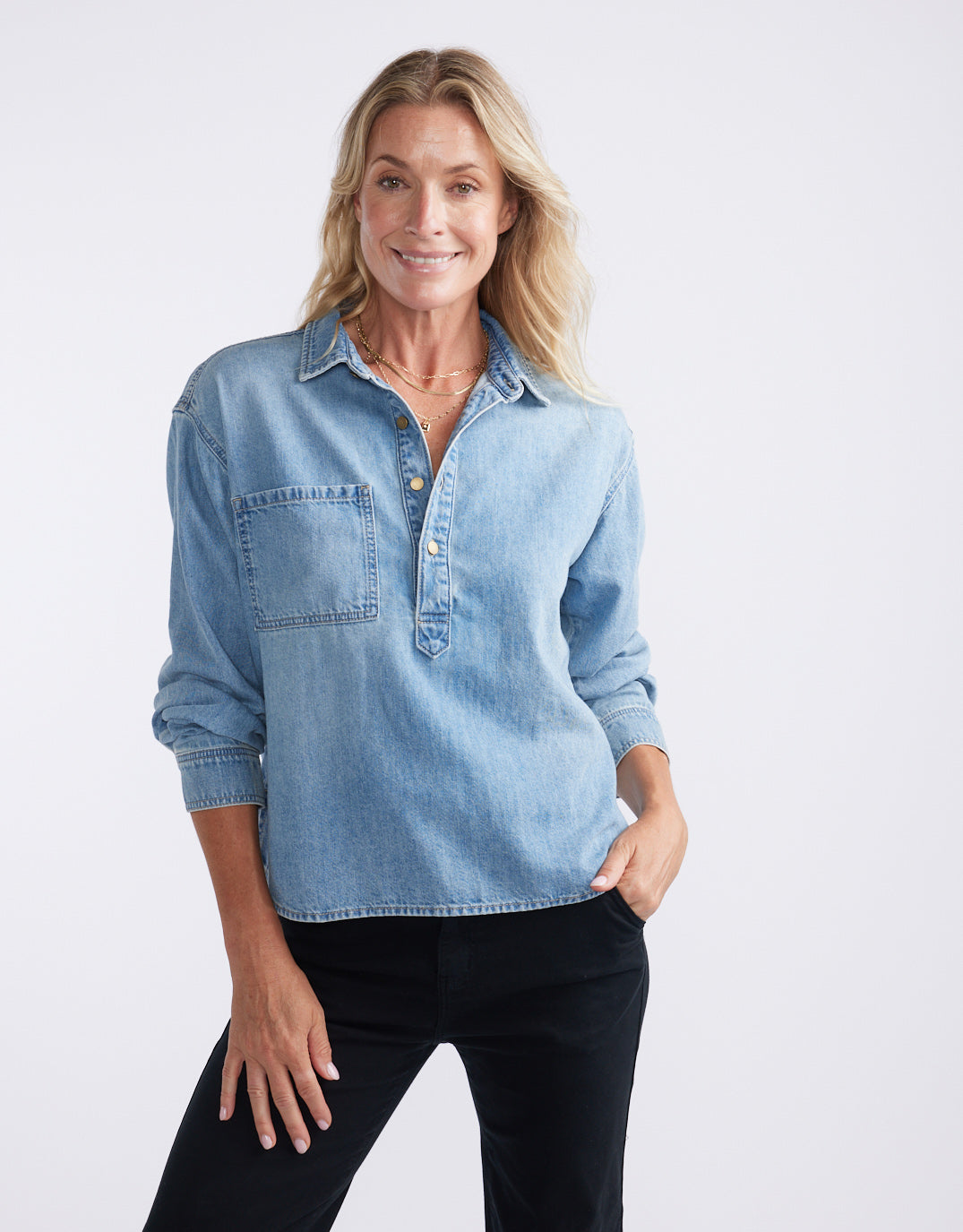 Henley Claudia Shirt - Mid Wash